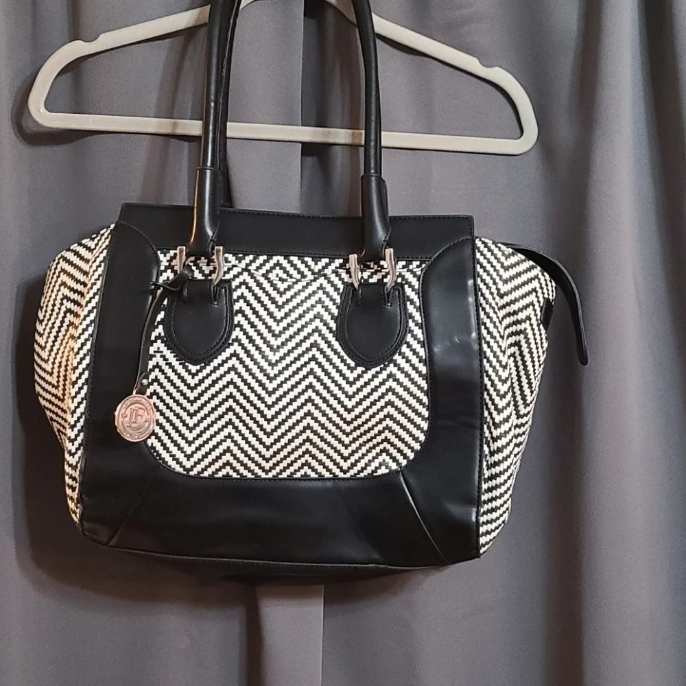 London‎ Fog large shoulder bag